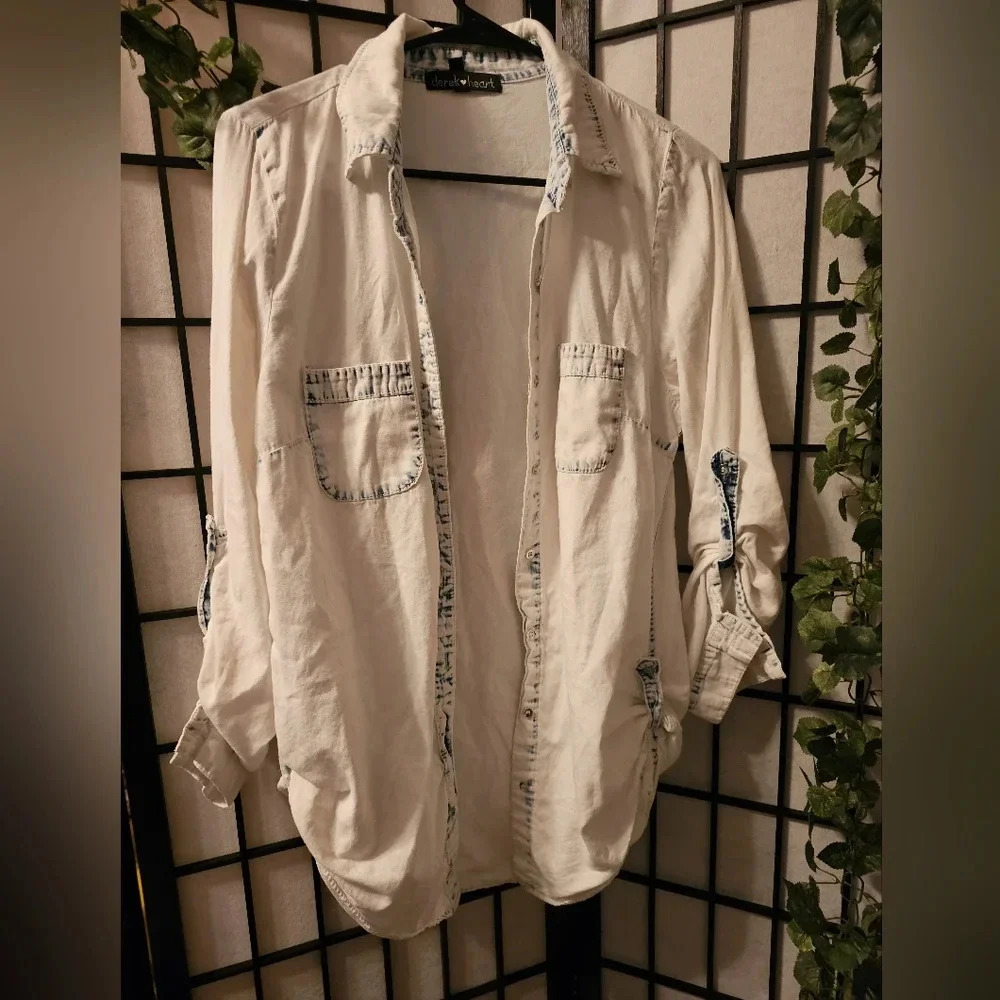 Derek Heart Bleached denim button‎ down shirt